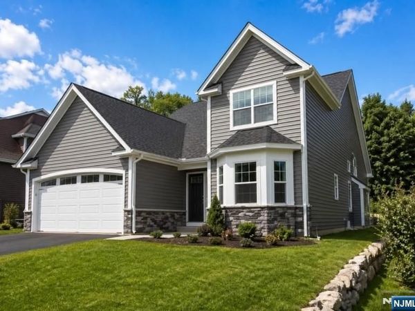 11 Bluffs Court, HAMBURG, NJ 07419
