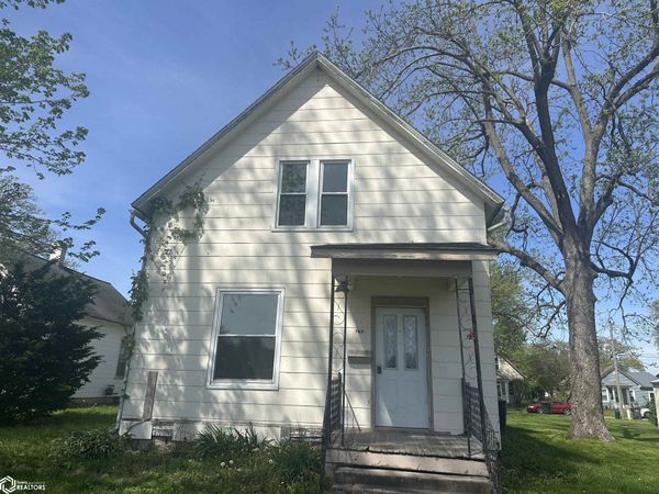 707 S Starr Avenue, Burlington, IA 52601