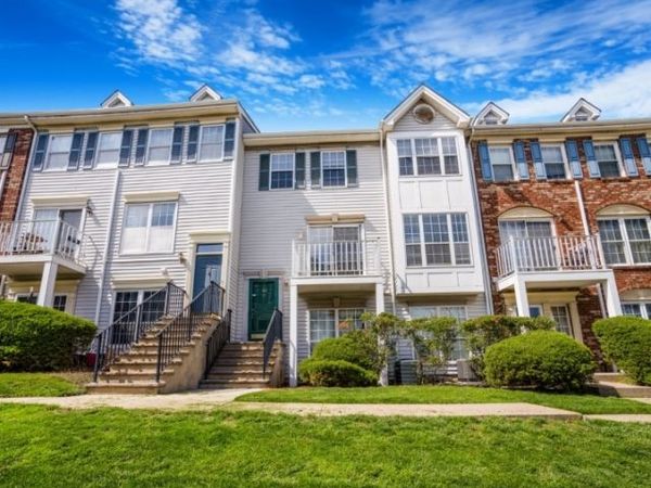 166 Sapphire ln, Franklin, NJ 08823