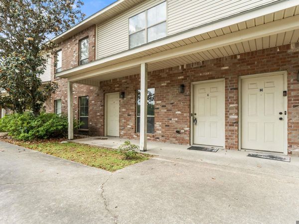 818 Meadow Bend Dr, Unit #G, Baton Rouge, LA 70820