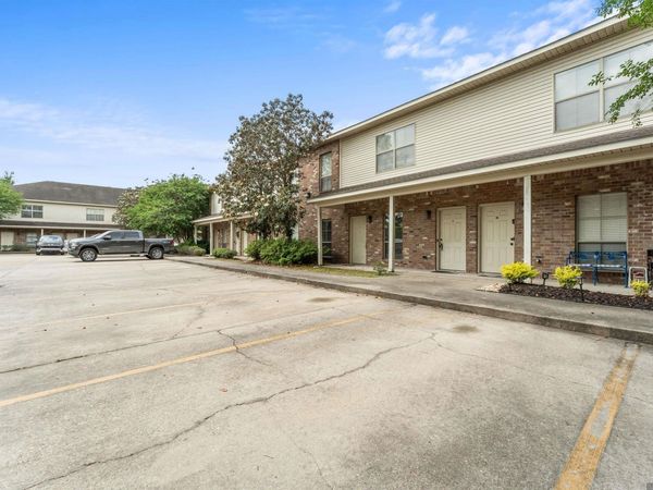 818 Meadow Bend Dr, Unit #G, Baton Rouge, LA 70820