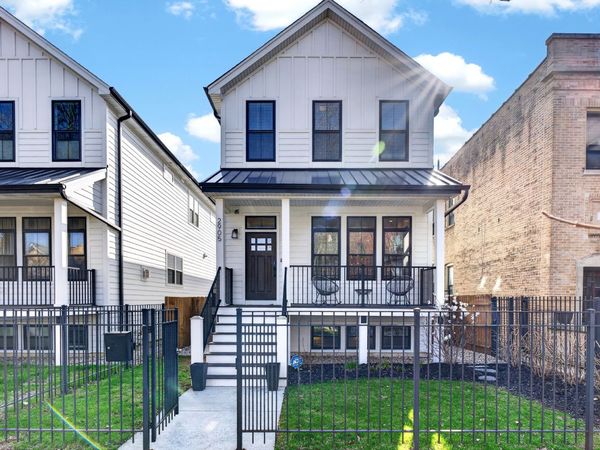 2905 N Talman Avenue , Chicago, IL 60618