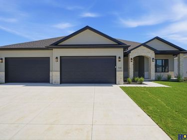 720 Regiment Road, Lincoln, NE 68527