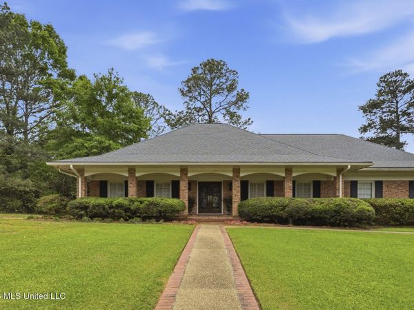 235 Brae Burn Drive, Jackson, MS 39211