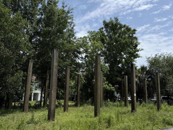 135 W Railroad Street, Pass Christian, MS 39571