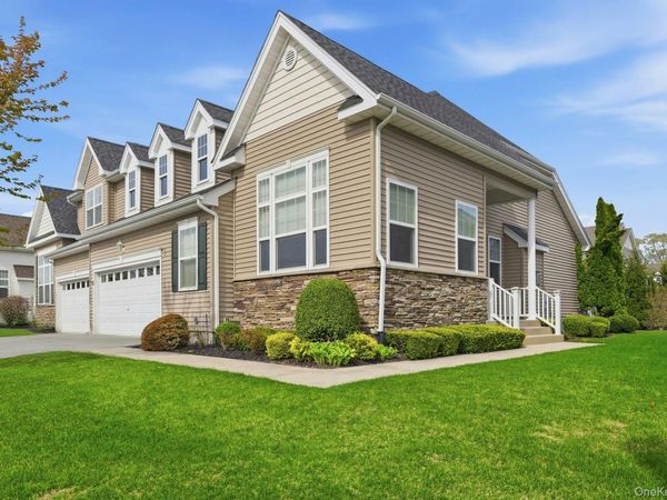 48 Augusta Drive, Medford, NY 11763