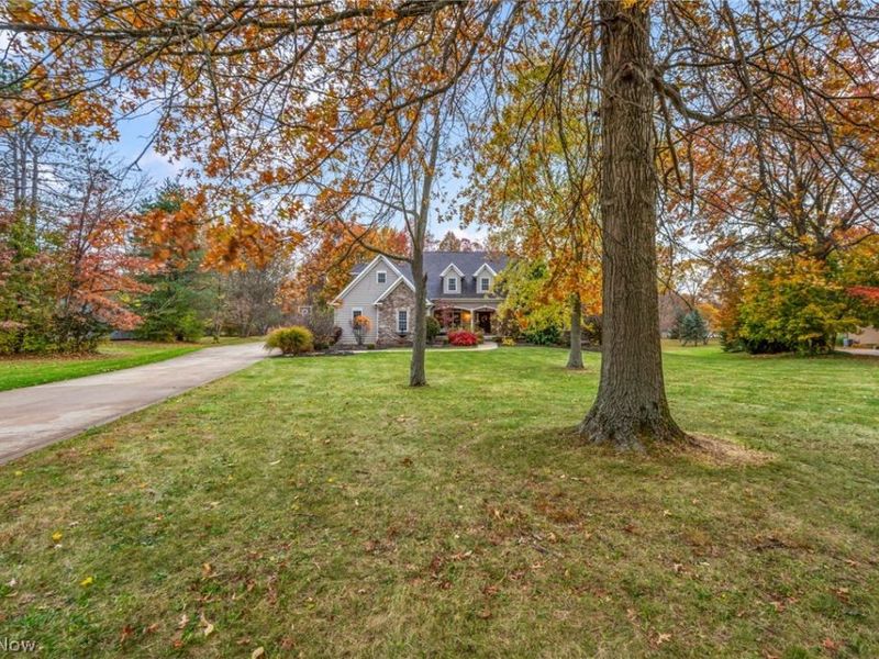 8933 Mountain View Drive, Mentor, OH 44060 Photo 3