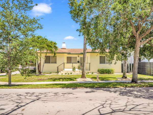 606 N Victoria Park Road N, Fort Lauderdale, FL 33304