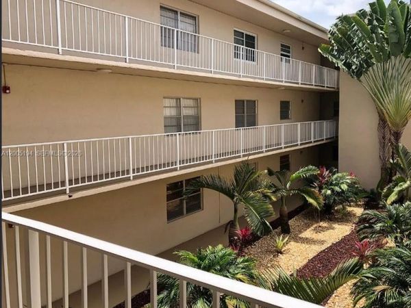 7705 SW 86th St , Unit B-211, Miami, FL 33143