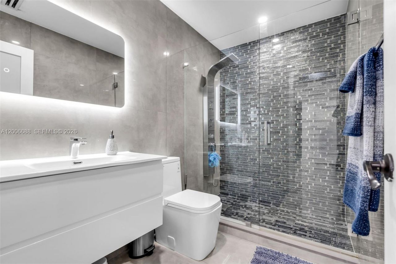 8241 NW 182nd St , Hialeah, FL 33015 Photo