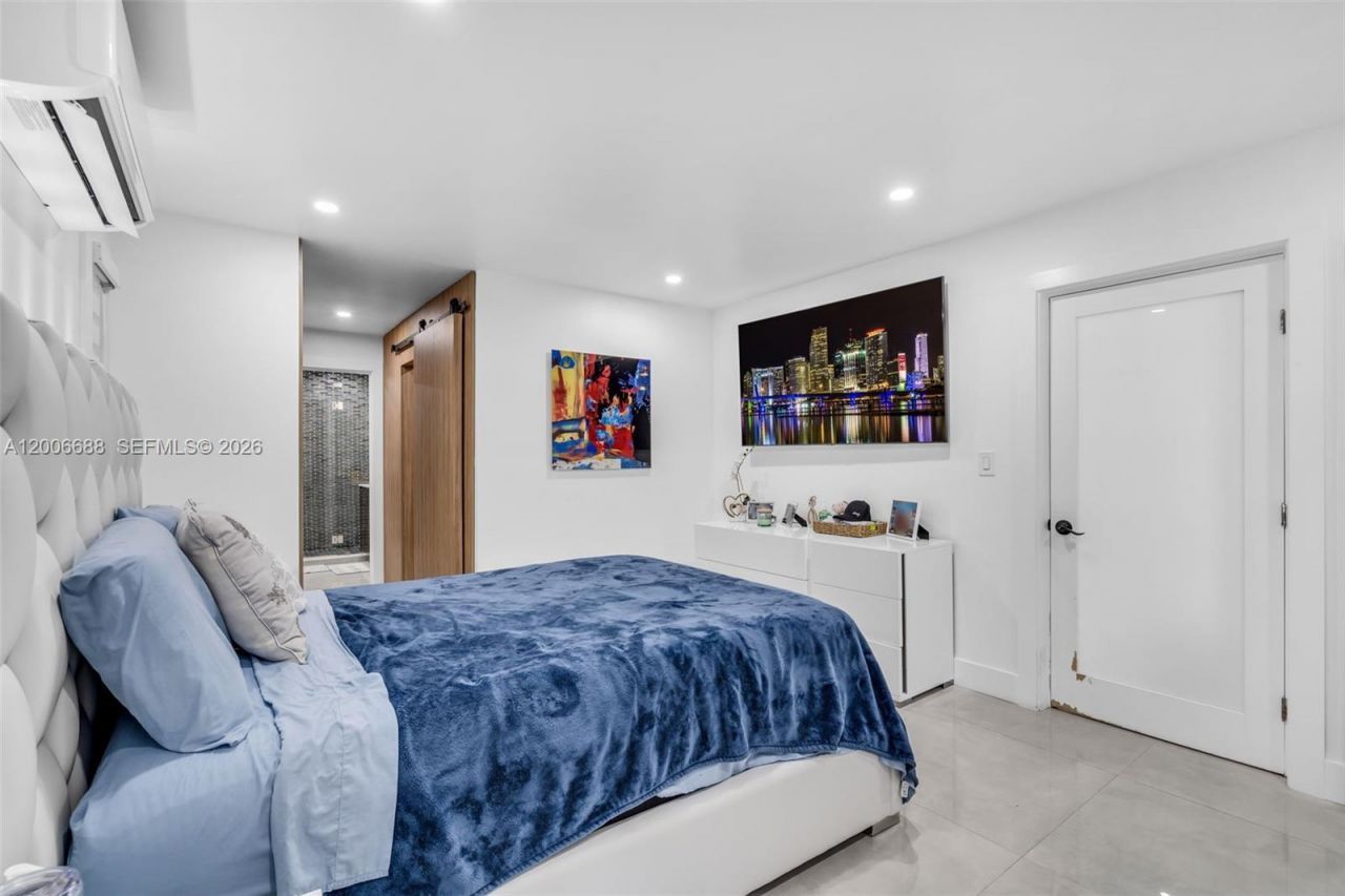 8241 NW 182nd St , Hialeah, FL 33015 Photo