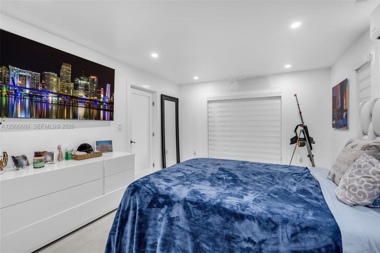 8241 NW 182nd St , Hialeah, FL 33015 Photo