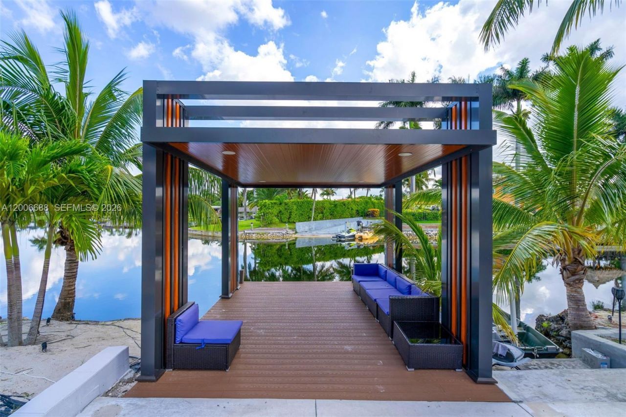 8241 NW 182nd St , Hialeah, FL 33015 Photo