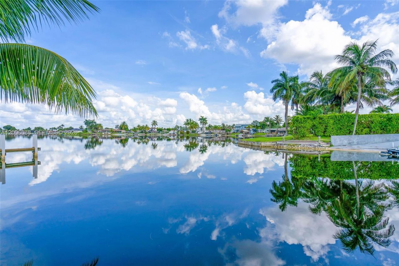 8241 NW 182nd St , Hialeah, FL 33015 Photo