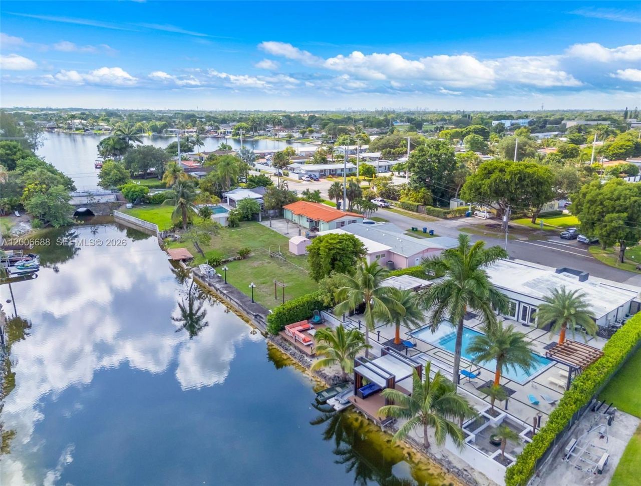 8241 NW 182nd St , Hialeah, FL 33015 Photo