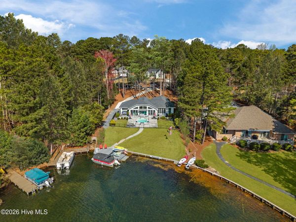 111 Vanore Road, West End, NC 27376