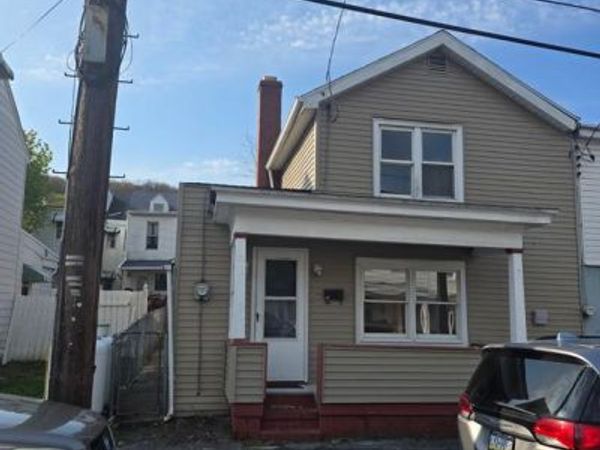 324 E MARKET STREET , MAHANOY CITY, PA 17948