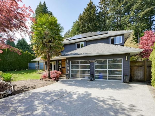 774 Destrube Pl, Saanich, BC V8Y 3B2