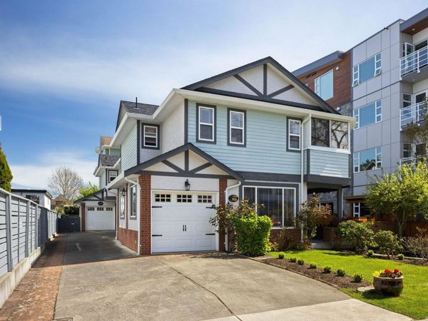 9875 Third St , Unit 1, Sidney, BC V8L 3A8