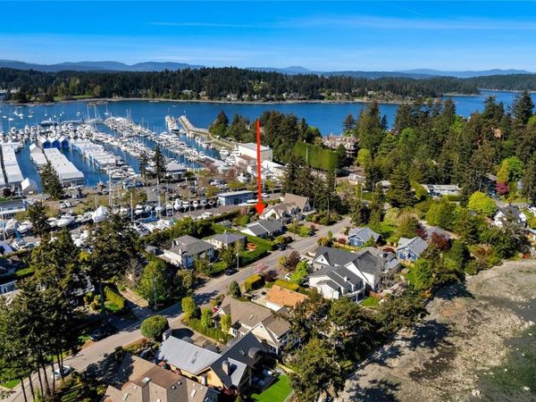 10448 Allbay Rd , Sidney, BC V8L 2P1