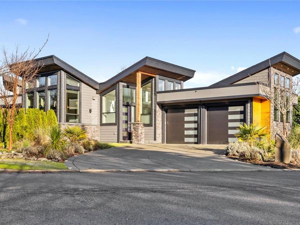 1747 Westlock , Duncan, BC V9L 0B8