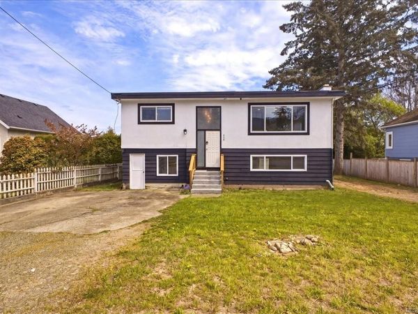 428 Howard Ave , Nanaimo, BC V9R 3S4