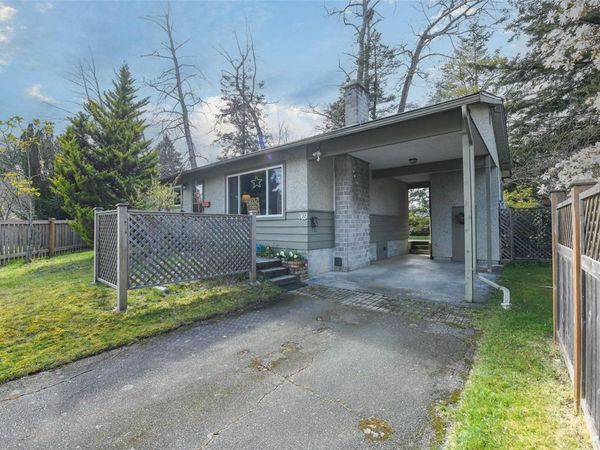 369 Douglas St , Comox, BC V9M 2C6