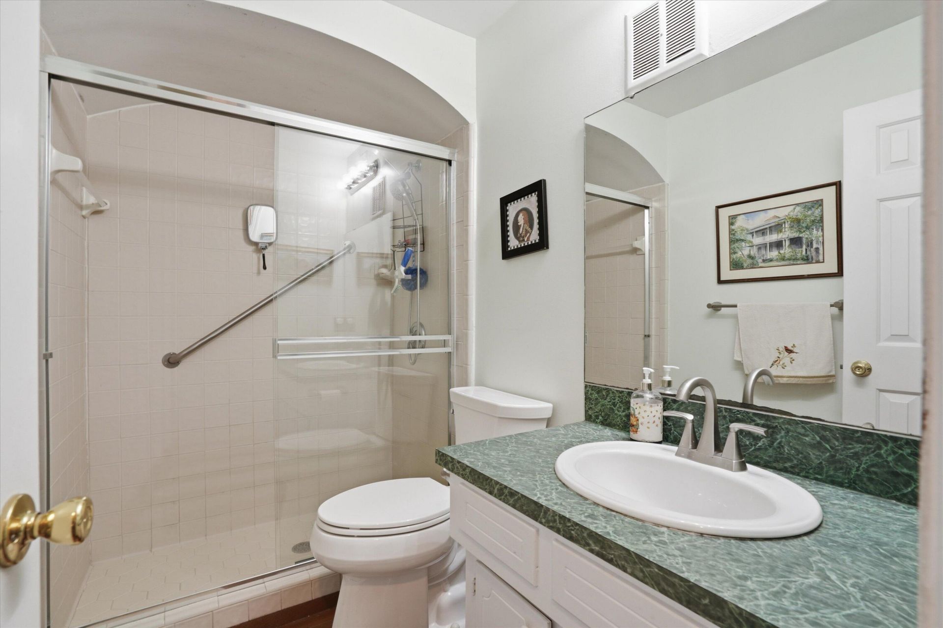 34 Sussex Road Photo 32
