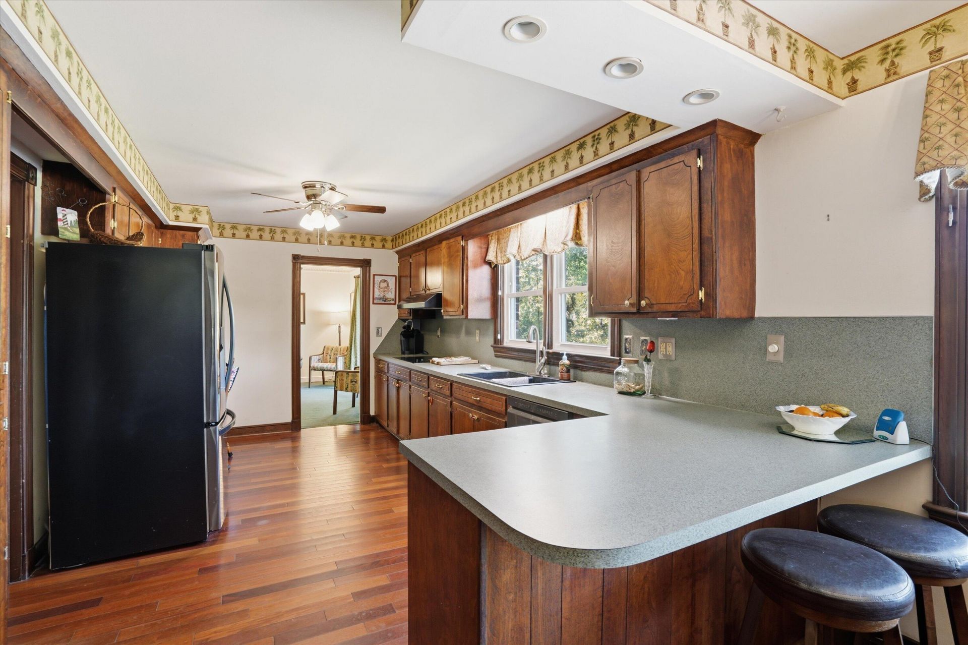 34 Sussex Road Photo 9