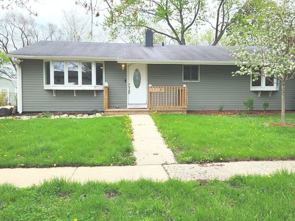 1730 Kingston Circle , Carpentersville, IL 60110