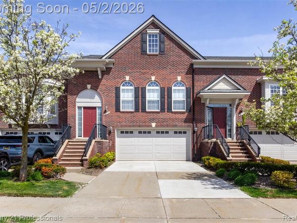 955 Sandalwood Drive, Troy, MI 48085