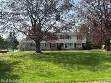 26023 Meadow Drive, Franklin Vlg, MI 48025