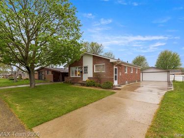 1182 S Venoy Road, Westland, MI 48186