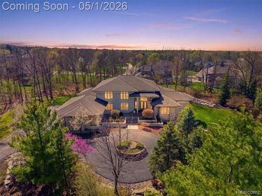 8390 Warwick Groves Court, Grand Blanc Twp, MI 48439