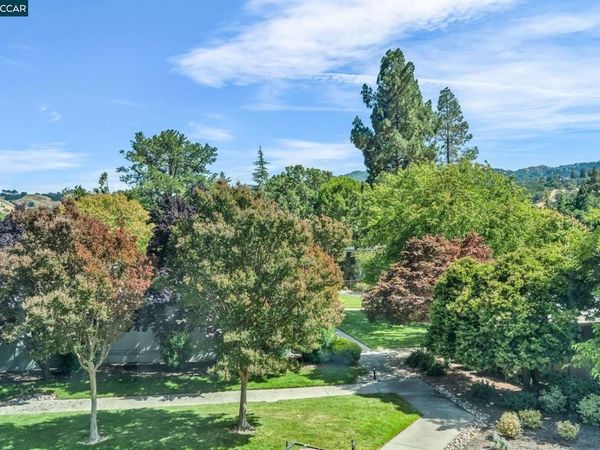 1935 Golden Rain Rd, Unit 1, Walnut Creek, CA 94595