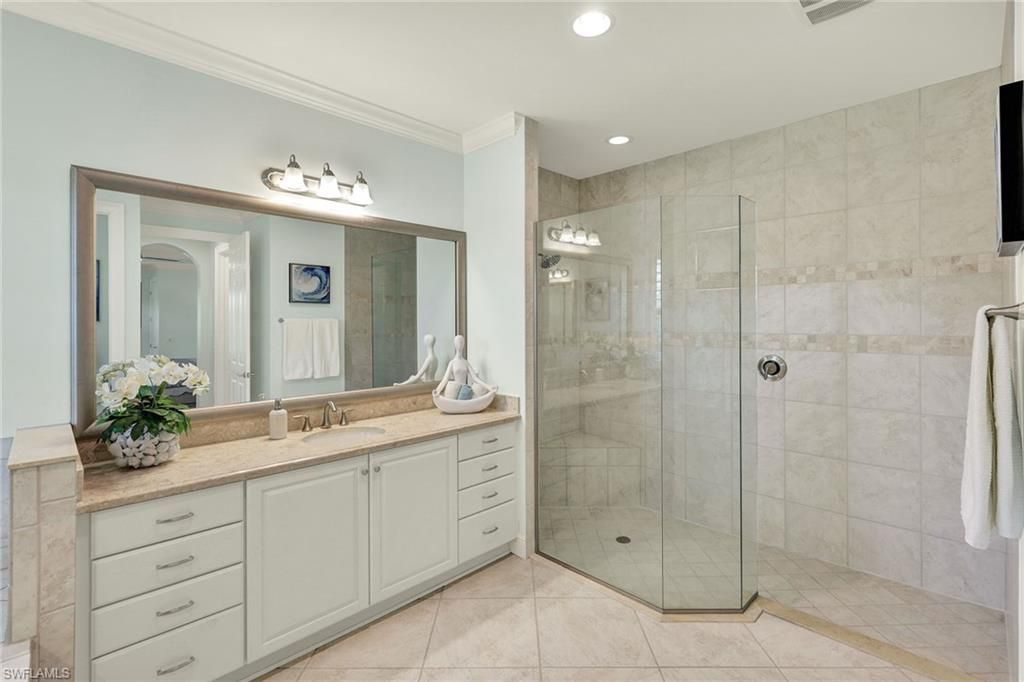 4560 Colony Villas Dr, Unit 1701, Bonita Springs, FL 34134 Photo