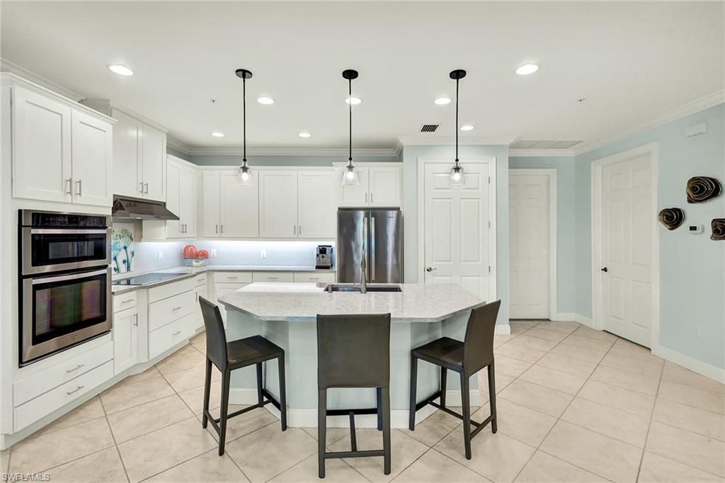 4560 Colony Villas Dr, Unit 1701, Bonita Springs, FL 34134 Photo
