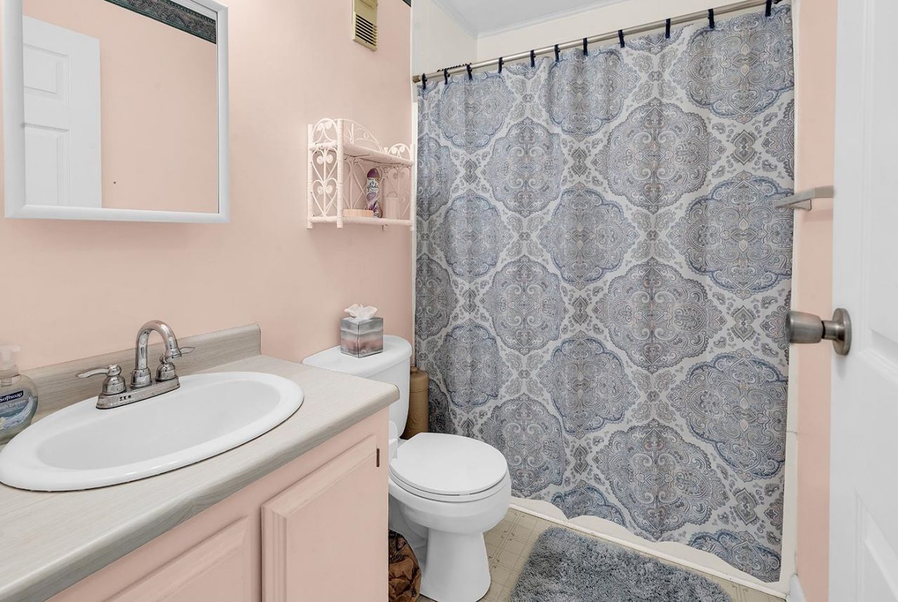 9501 Shore Dr.  Photo 12