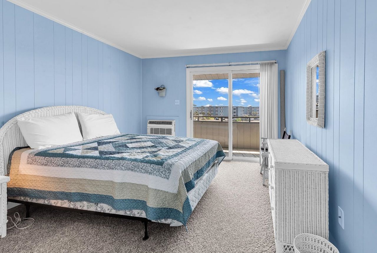 9501 Shore Dr.  Photo 16