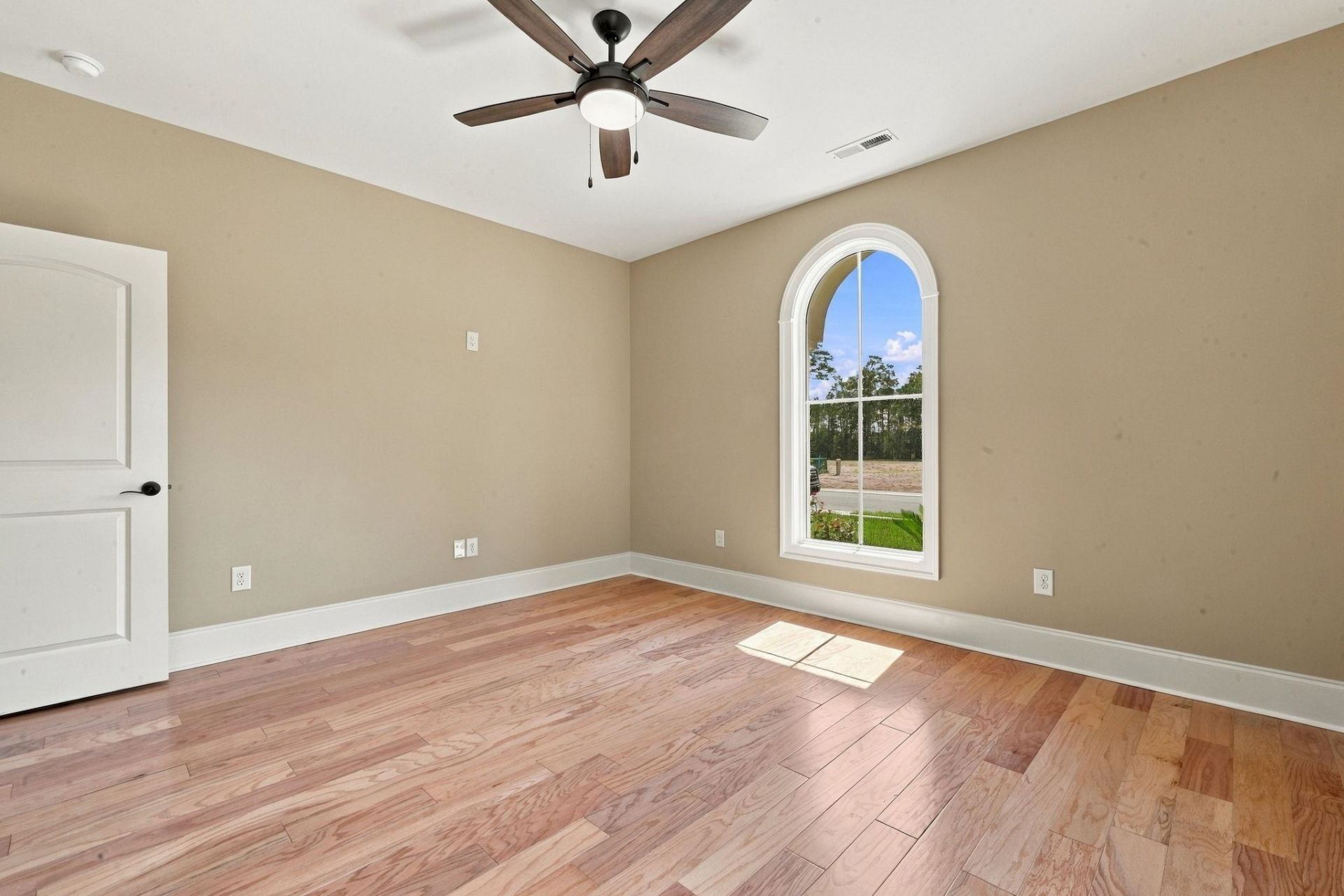 454 Pompano Court Photo 4