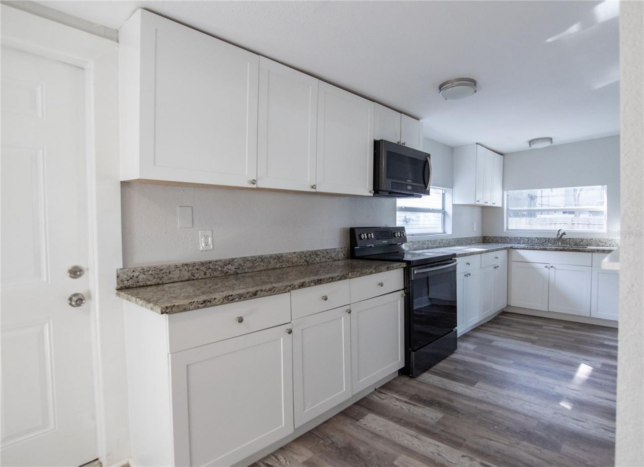 4710 W Price Avenue, Tampa, FL 33611 Photo