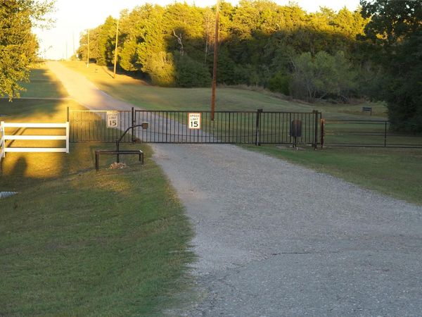 1135 Private Road 7039, Lexington, TX 78947