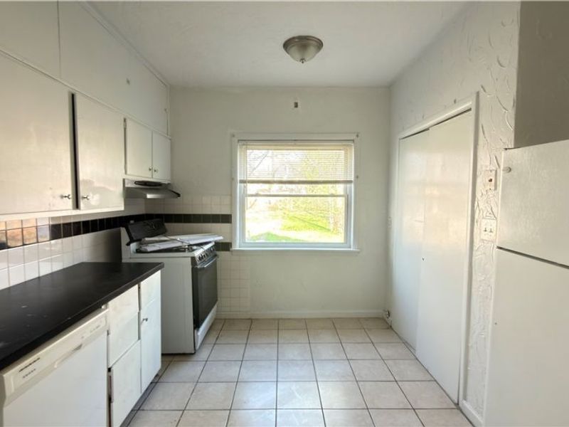 3581 E 149th Street, Cleveland, OH 44120 Photo 5