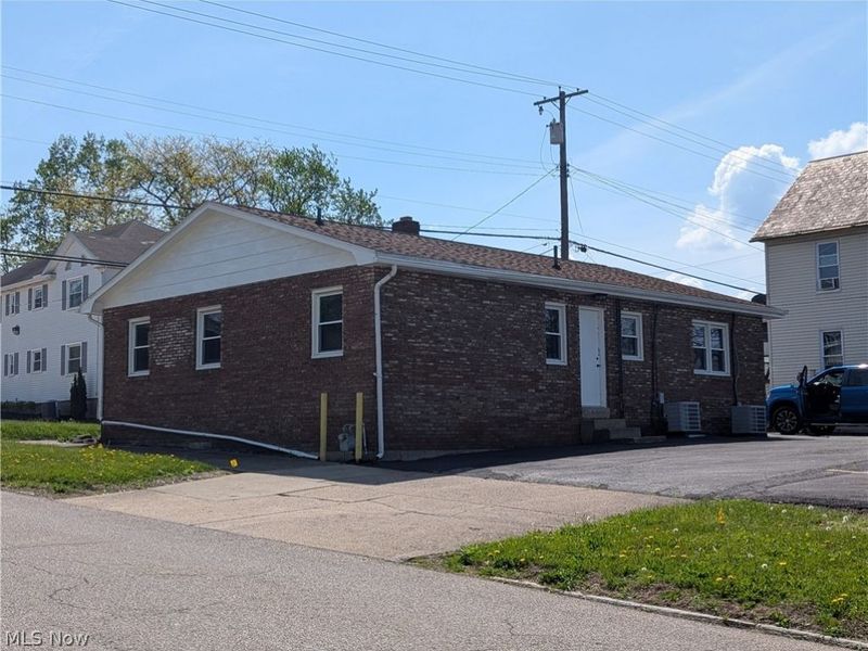 293 N Ellsworth Avenue, Salem, OH 44460 Photo 3
