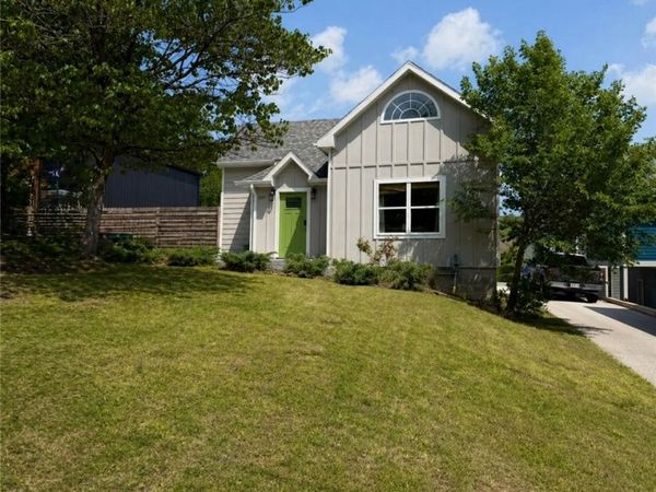 230 S College Avenue, Fayetteville, AR 72701