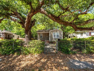 2620 Woodlawn Avenue, North Charleston, SC 29405