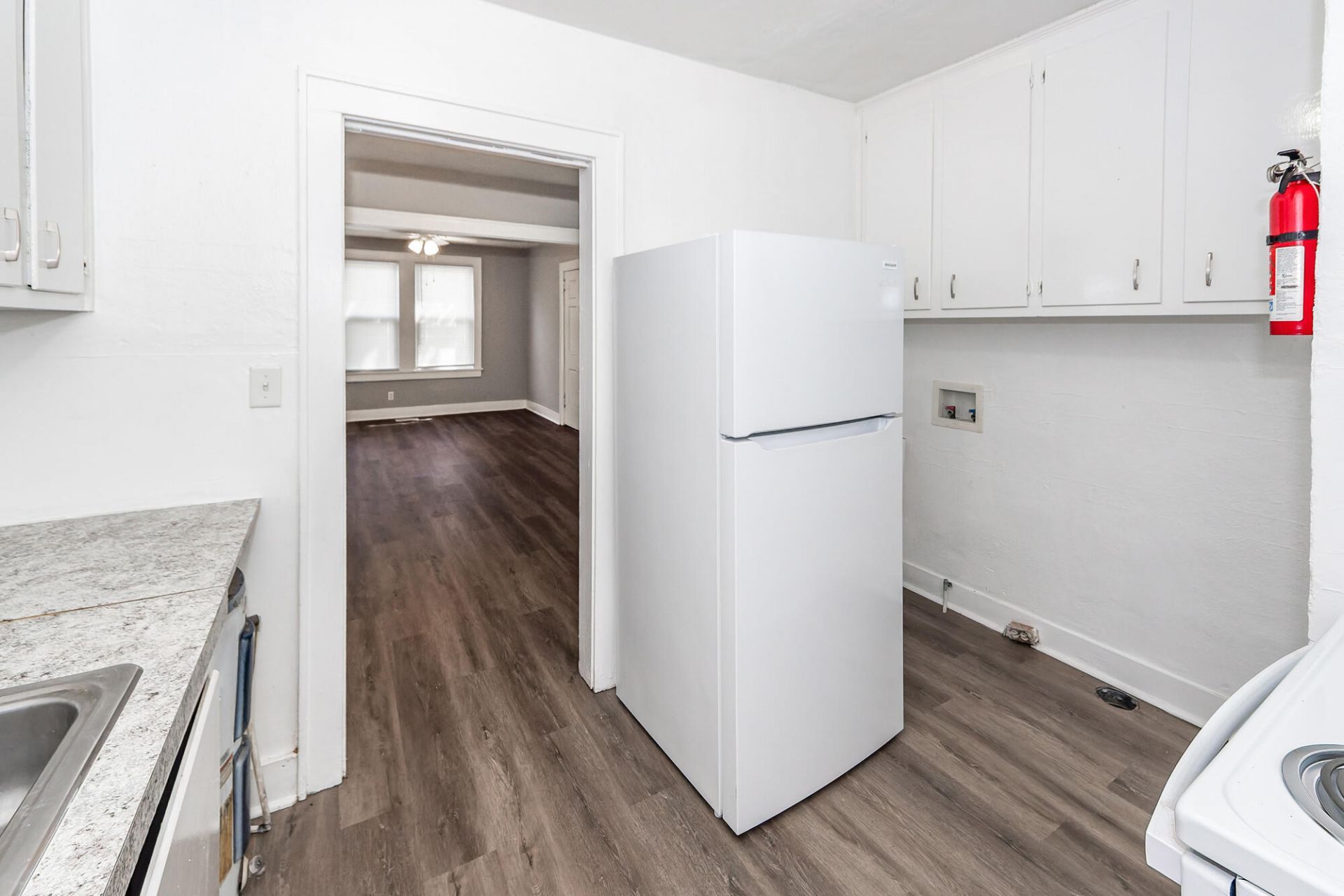 2620 Woodlawn Avenue Photo 11