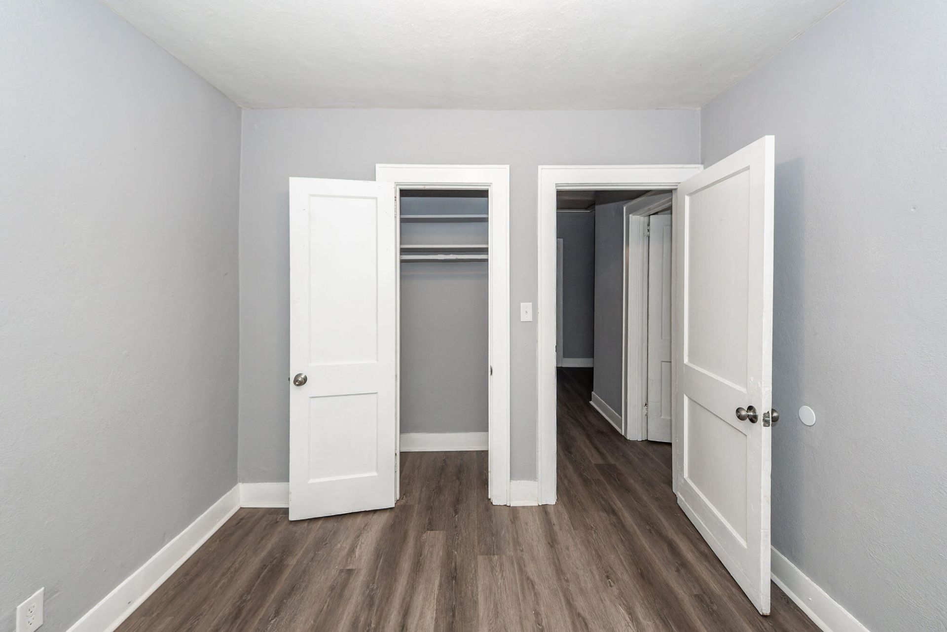 2620 Woodlawn Avenue Photo 24