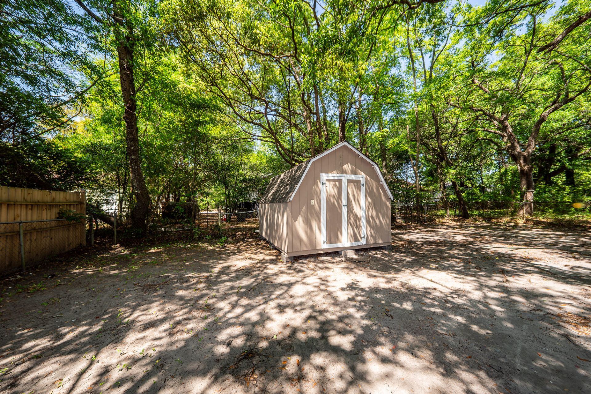 2620 Woodlawn Avenue Photo 26