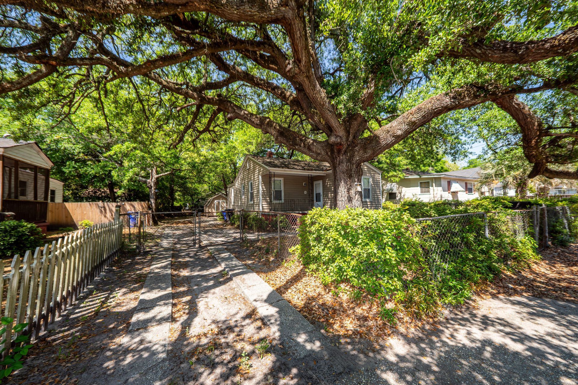 2620 Woodlawn Avenue Photo 32